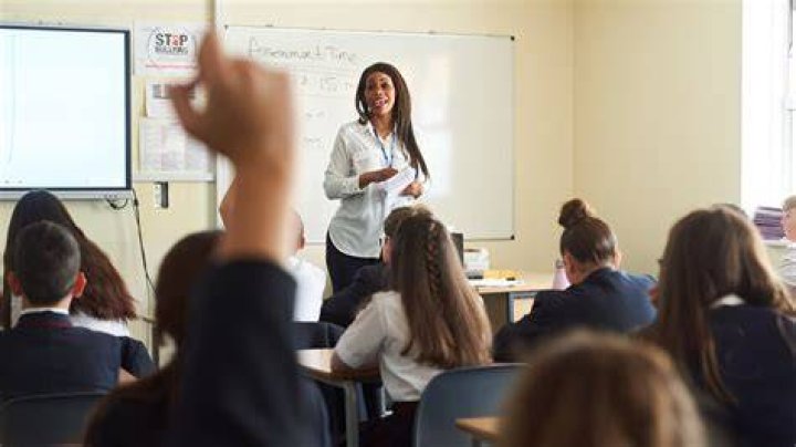 Can I train to be a teacher while working?