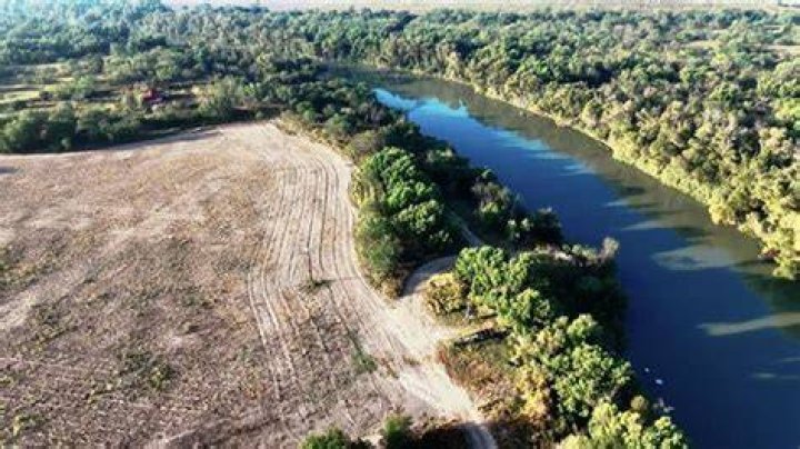What is the largest privately owned ranch in Texas?